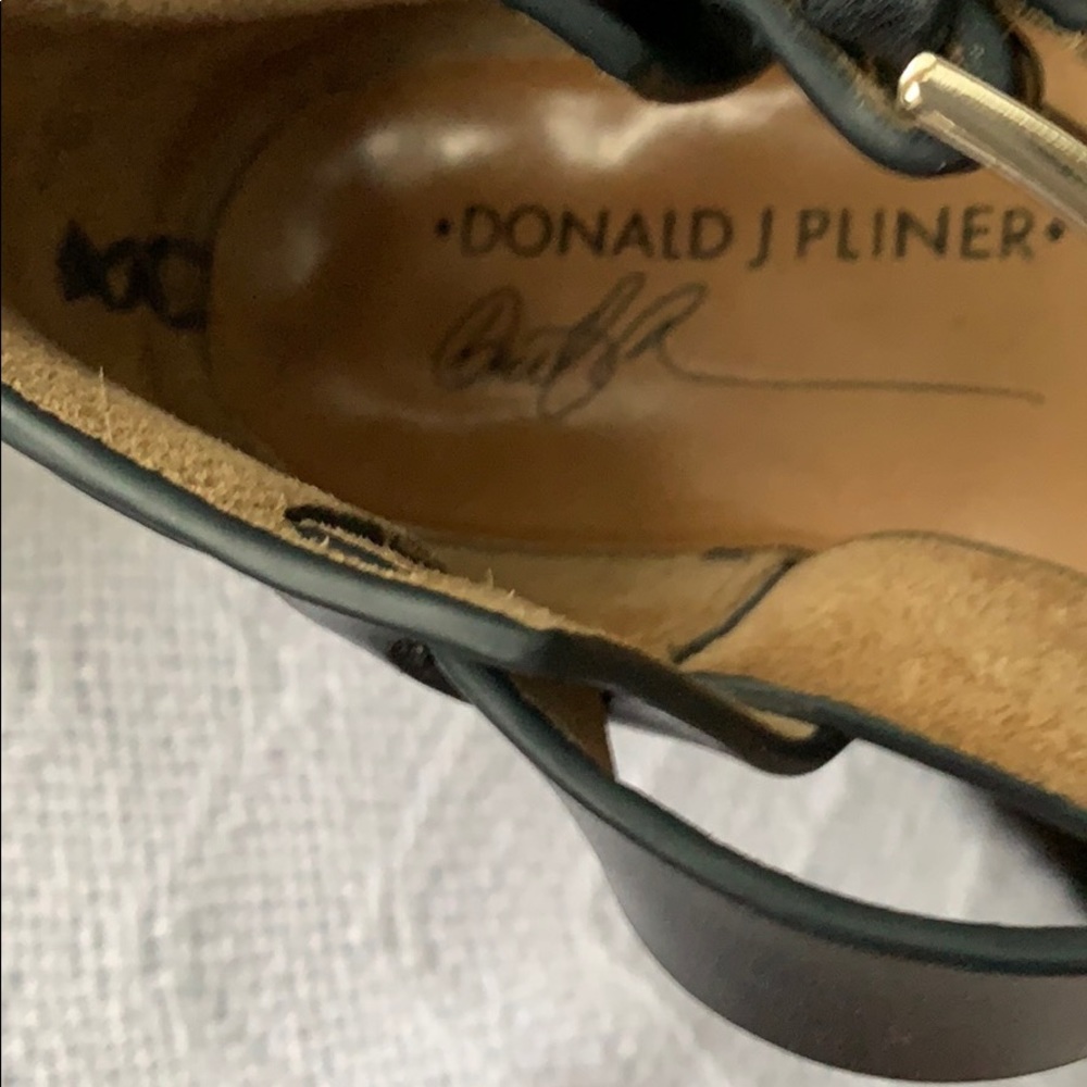 Donald J. Pliner Toe Loop Sandals - Picture 5 of 7